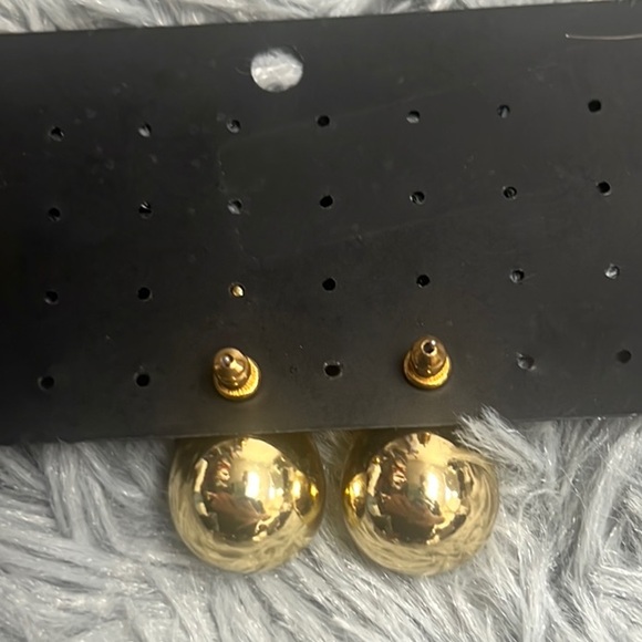 New Gold Teardrop Earrings! - Picture 2 of 10